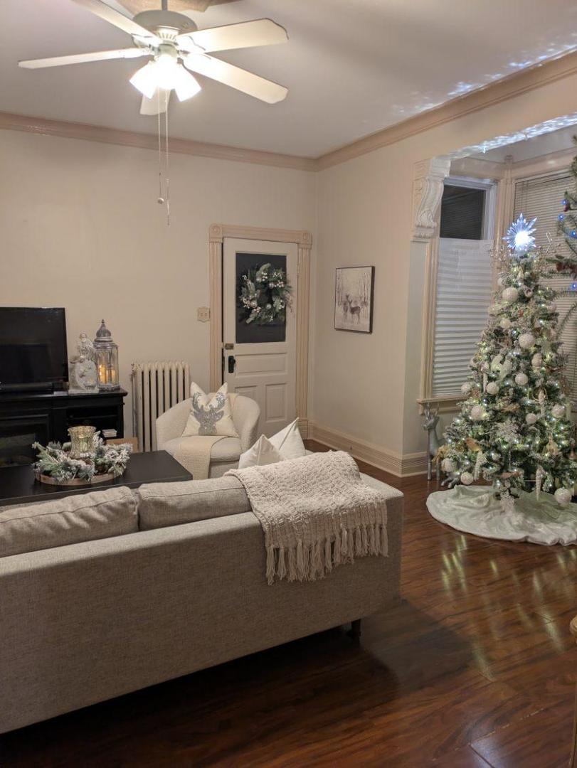 328 W Saint Charles Road, Lombard, IL 60148