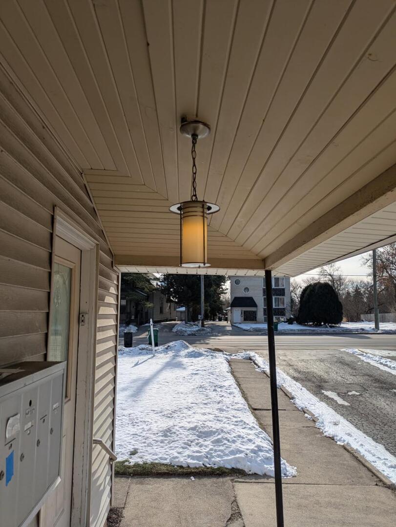 328 W Saint Charles Road, Lombard, IL 60148