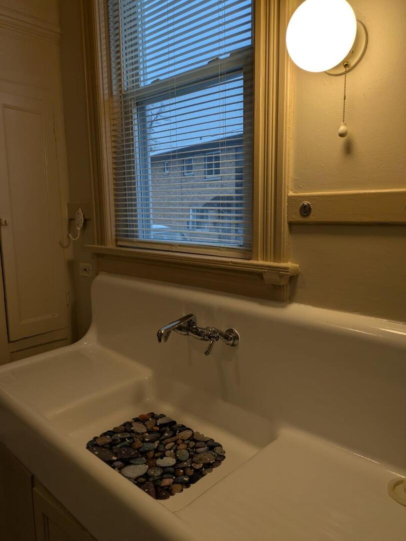 328 W Saint Charles Road, Lombard, IL 60148