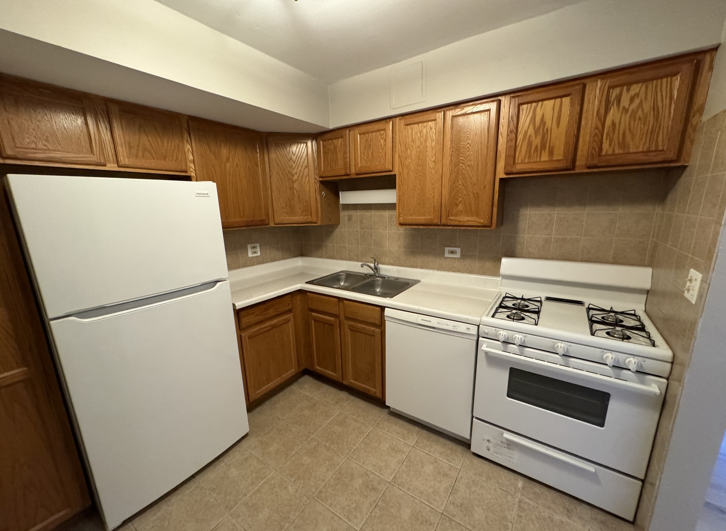 1477 Winslowe Drive #102, Palatine, IL 60074