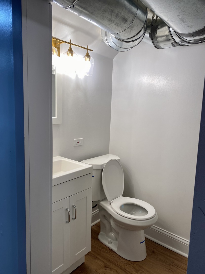 6033 N Leader Avenue, Chicago, IL 60646