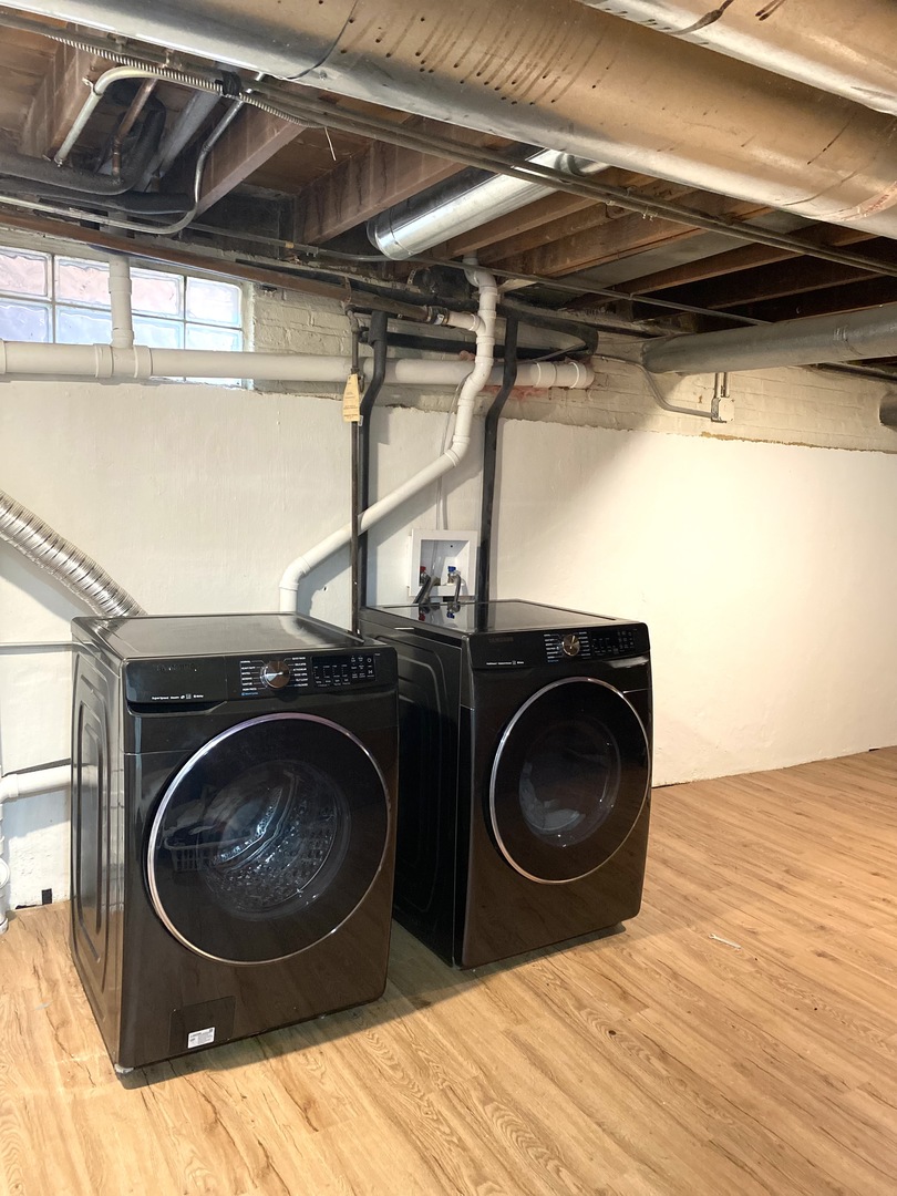 6033 N Leader Avenue, Chicago, IL 60646