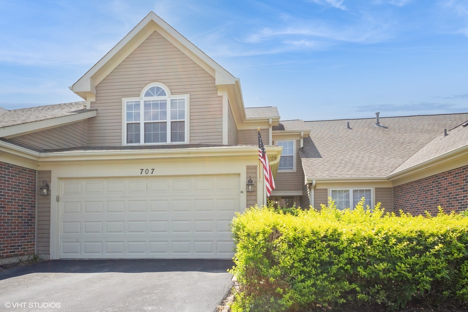 707 Clover Hill Court, Elk Grove Village, IL 60007