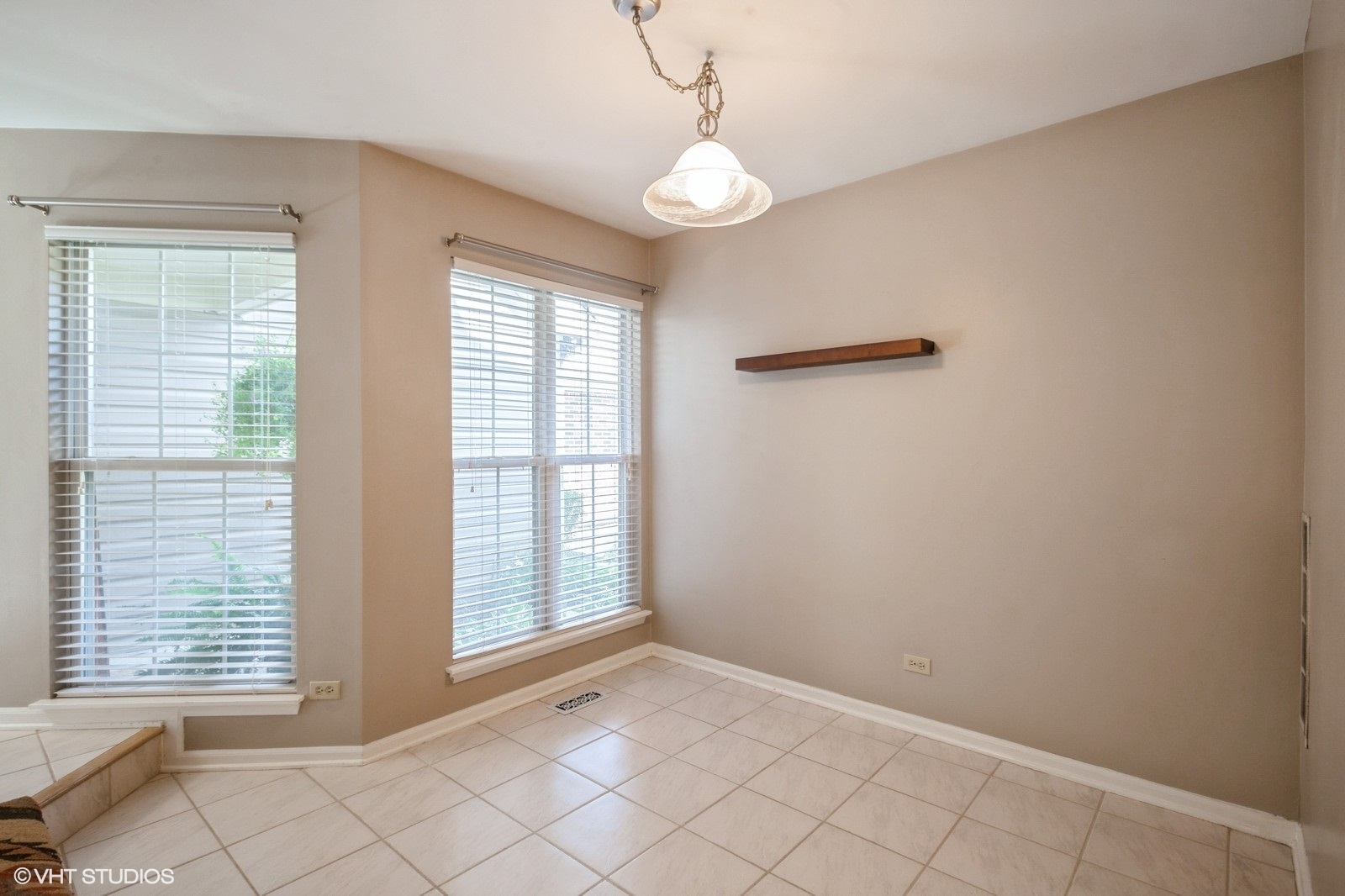 707 Clover Hill Court, Elk Grove Village, IL 60007
