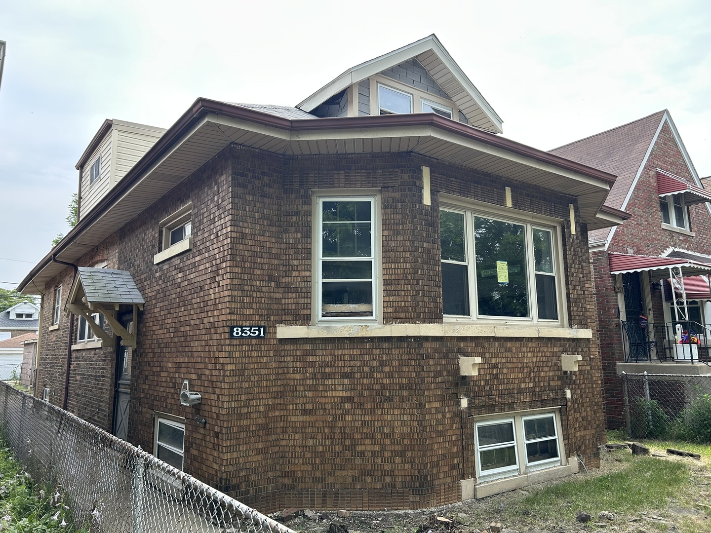 8351 S PAXTON Avenue, Chicago, IL 60617