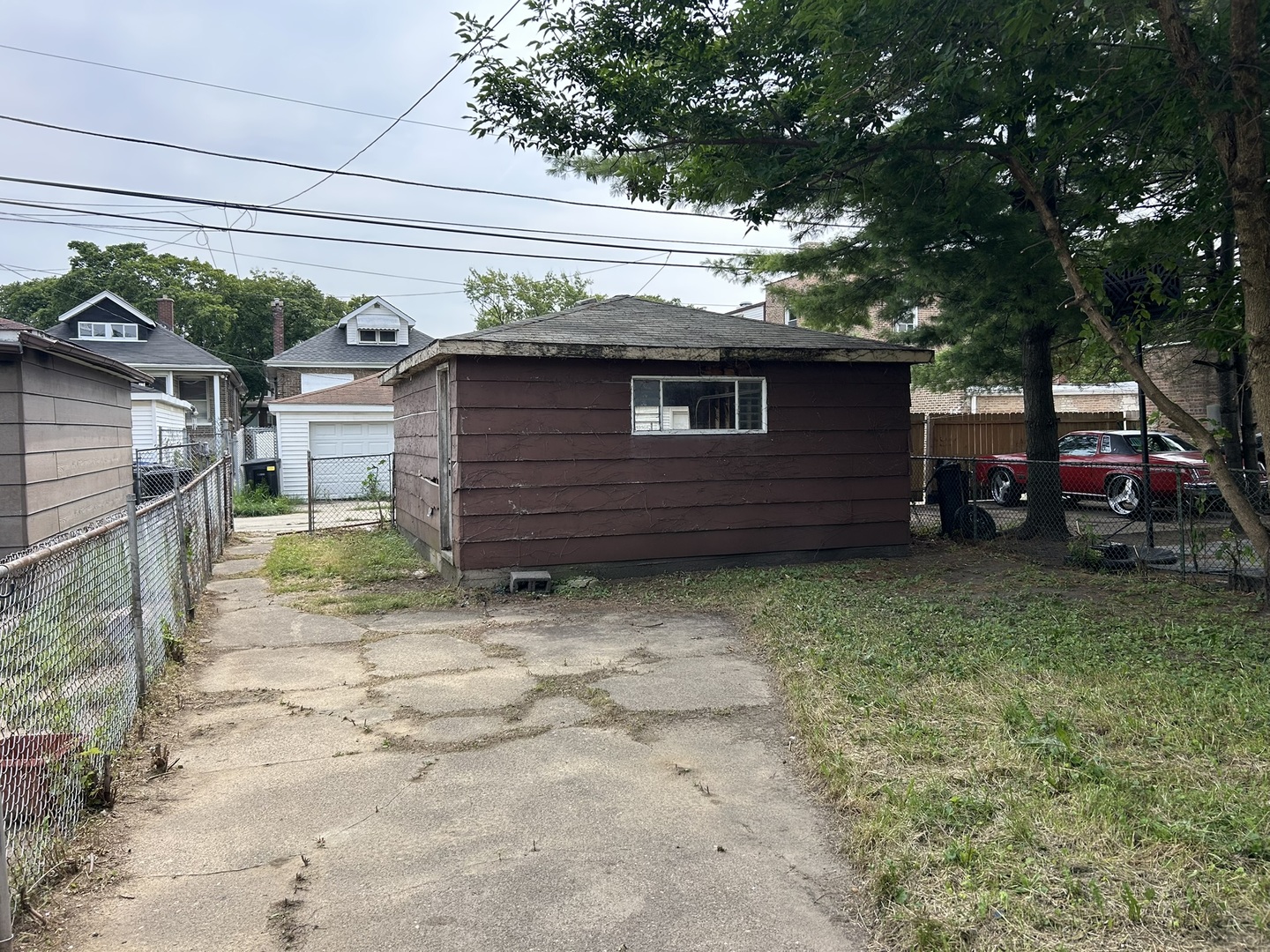 8351 S PAXTON Avenue, Chicago, IL 60617