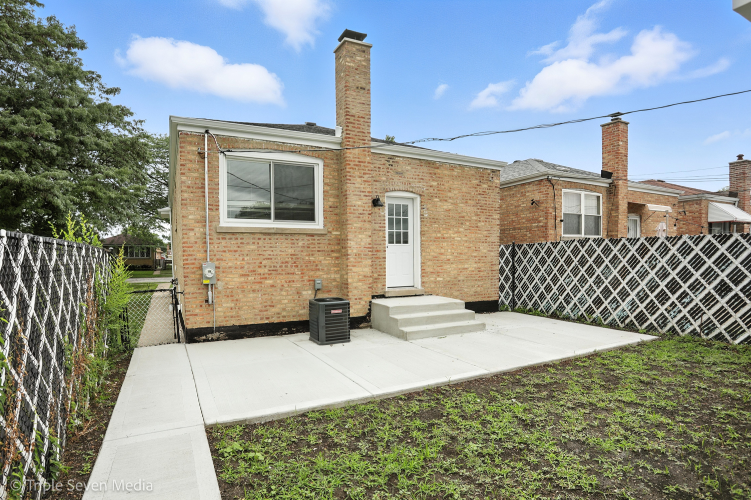 7707 Linder Avenue, Burbank, IL 60459