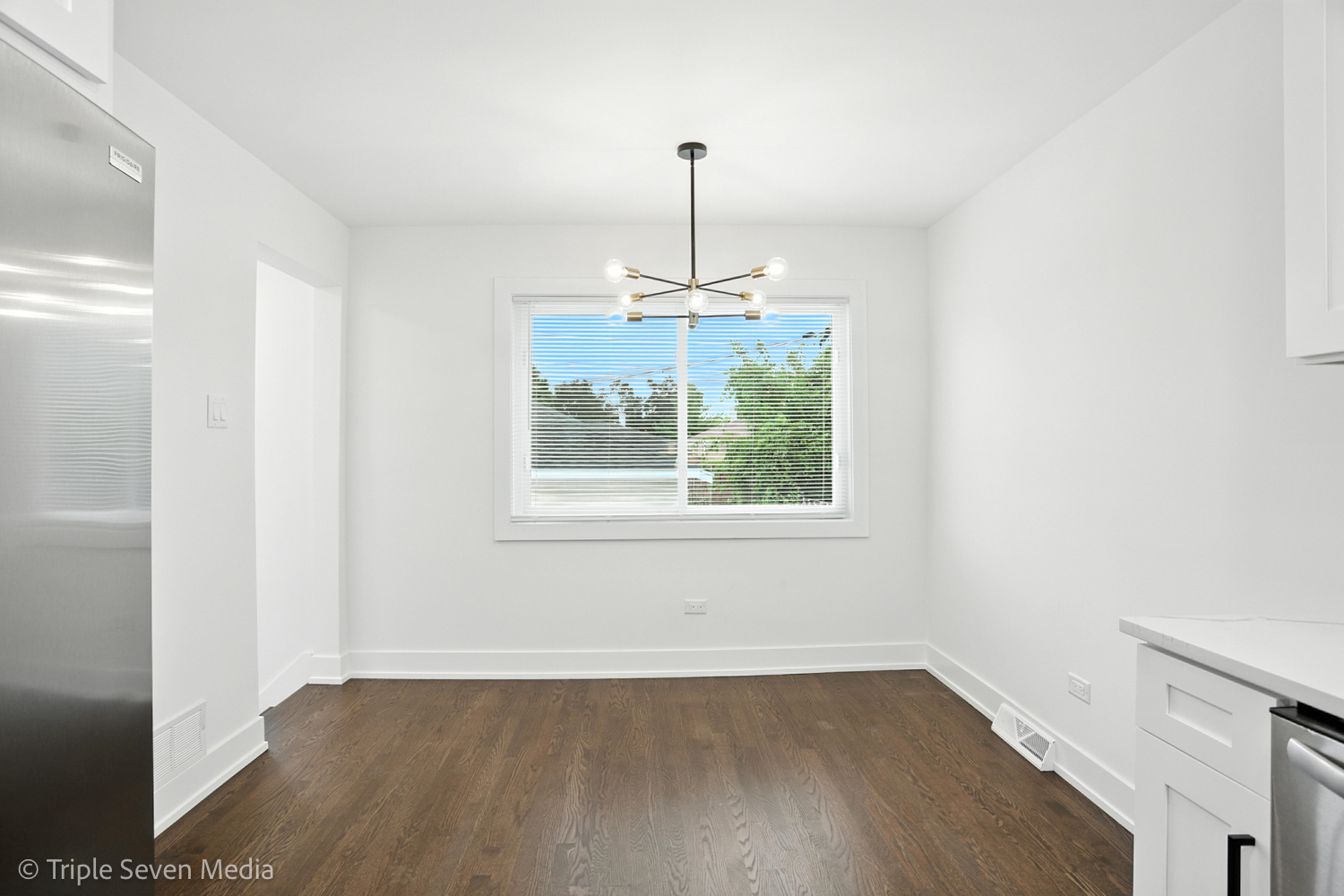7707 Linder Avenue, Burbank, IL 60459
