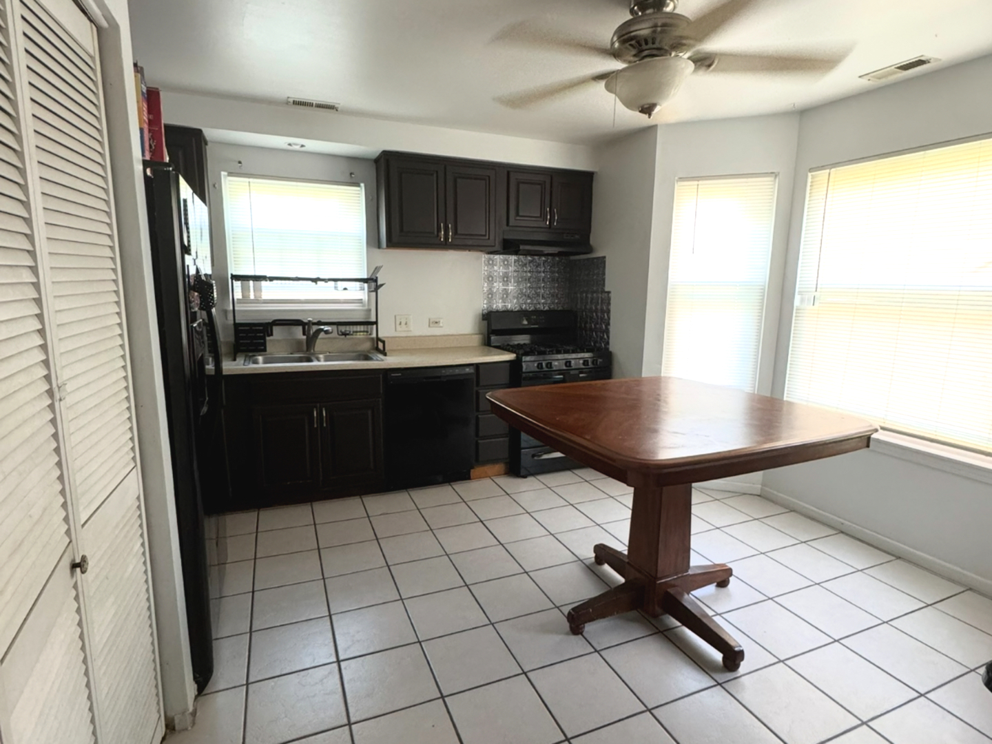 3506 Portsmouth Drive, Zion, IL 60099