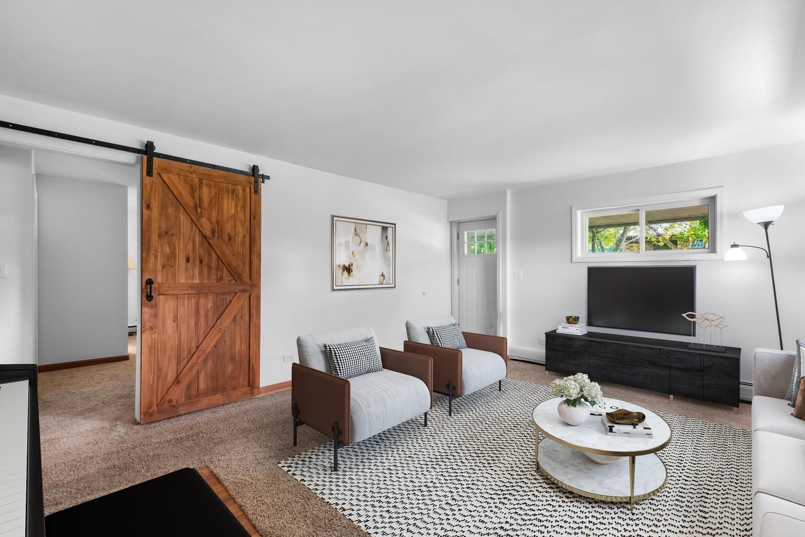 1423 N River Road, McHenry, IL 60051