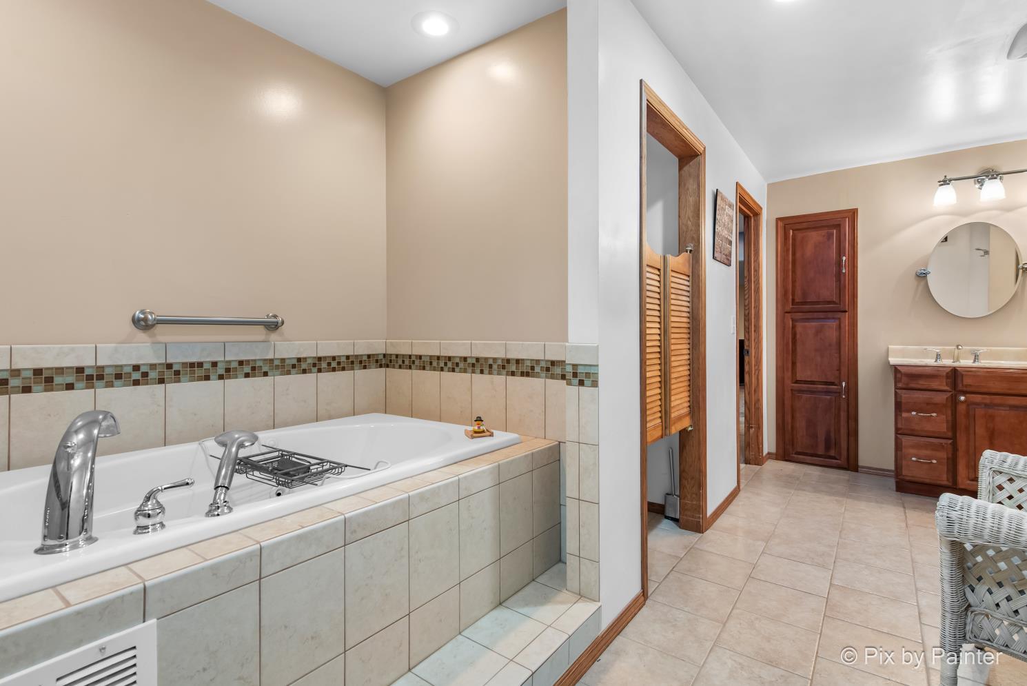 1423 N River Road, McHenry, IL 60051