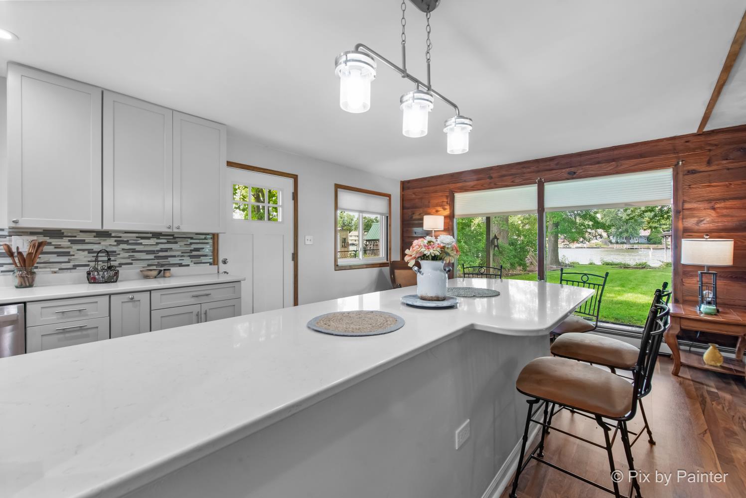 1423 N River Road, McHenry, IL 60051