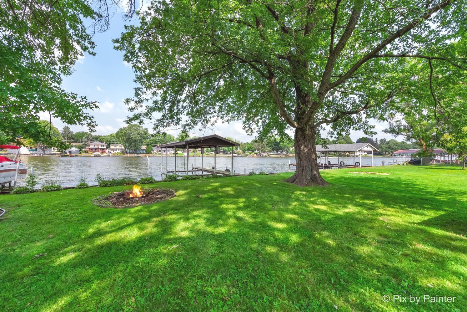 1423 N River Road, McHenry, IL 60051