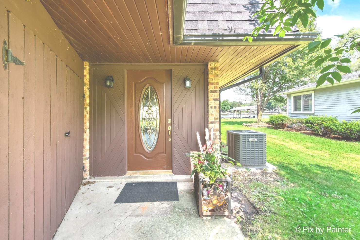 1423 N River Road, McHenry, IL 60051