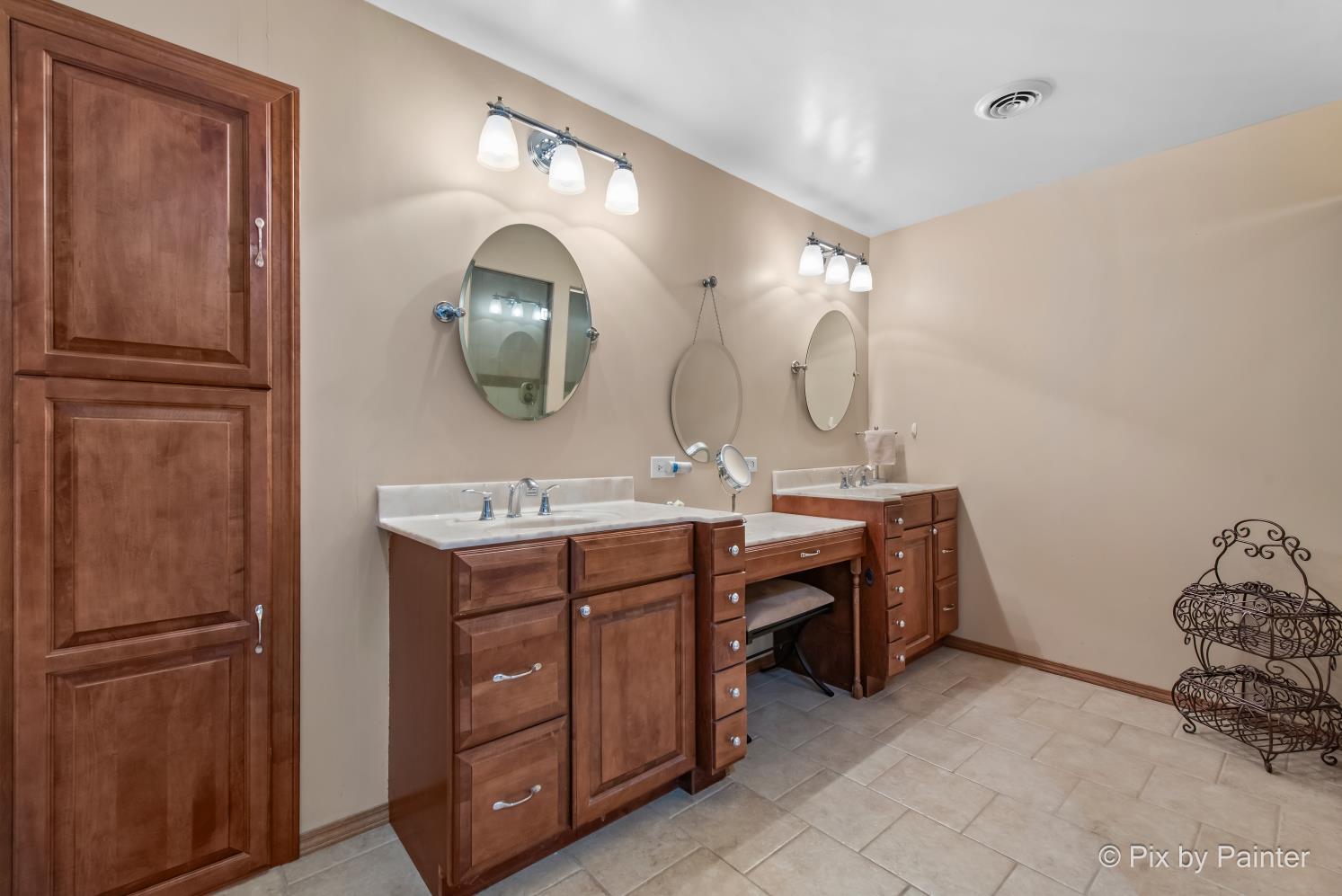 1423 N River Road, McHenry, IL 60051