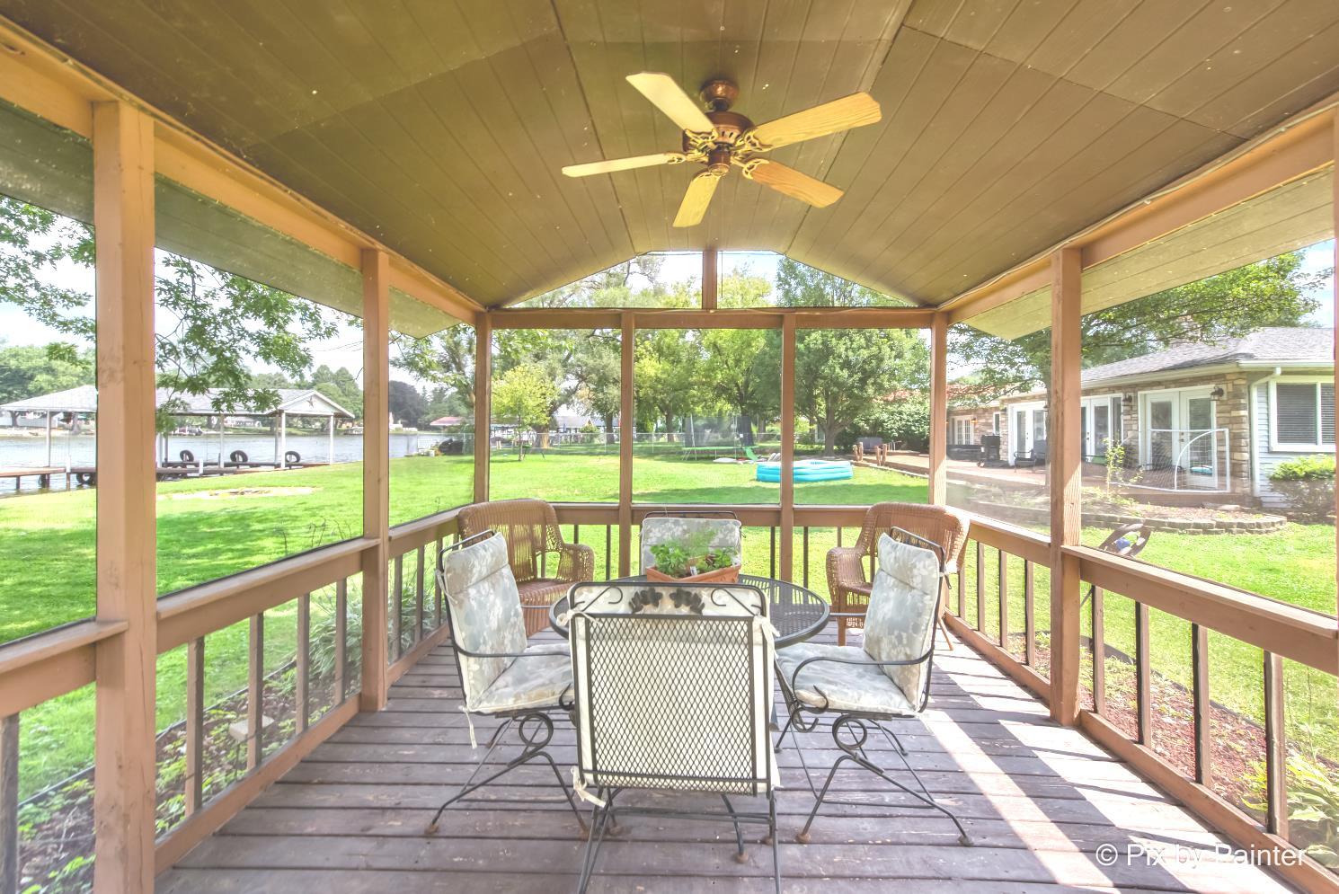 1423 N River Road, McHenry, IL 60051