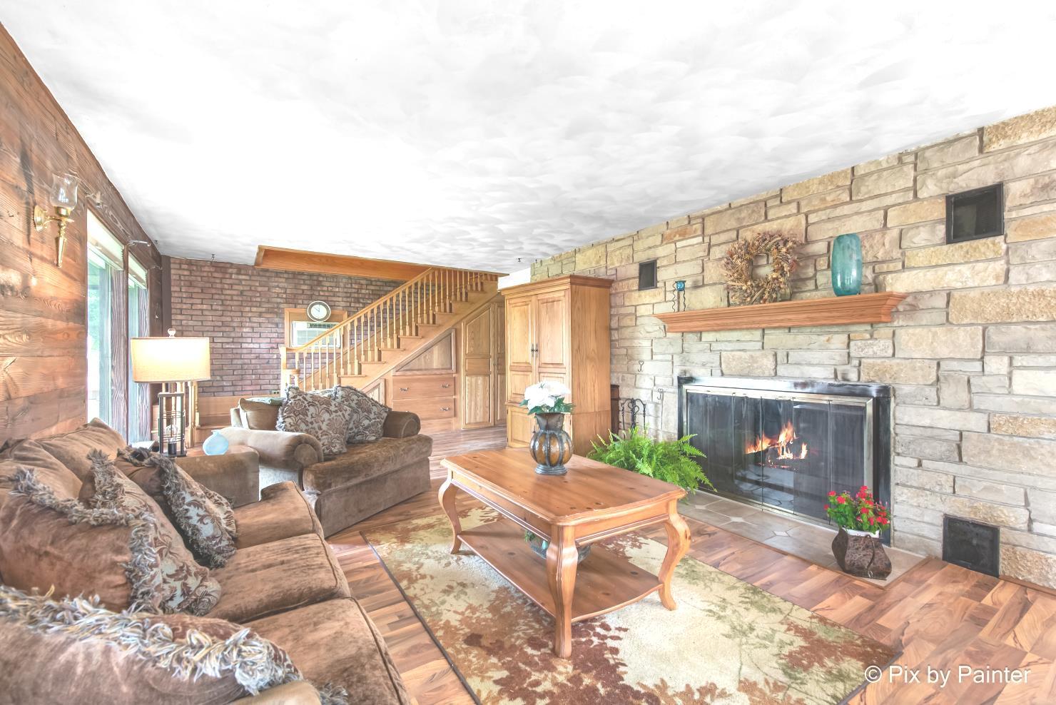 1423 N River Road, McHenry, IL 60051