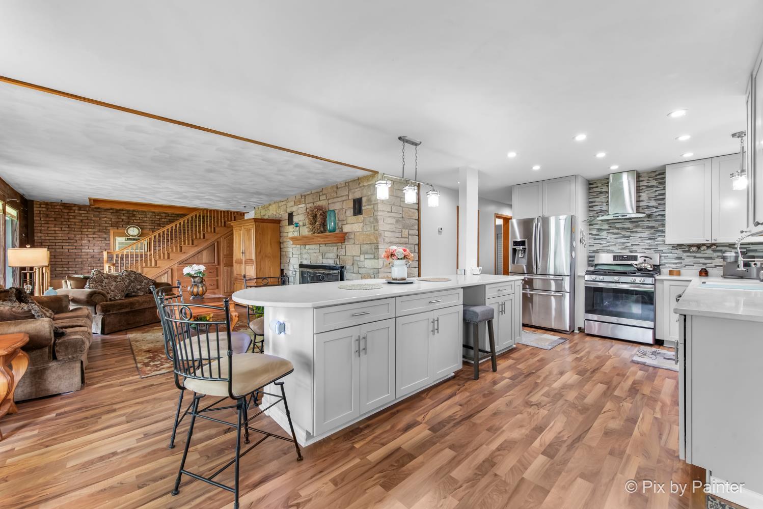 1423 N River Road, McHenry, IL 60051