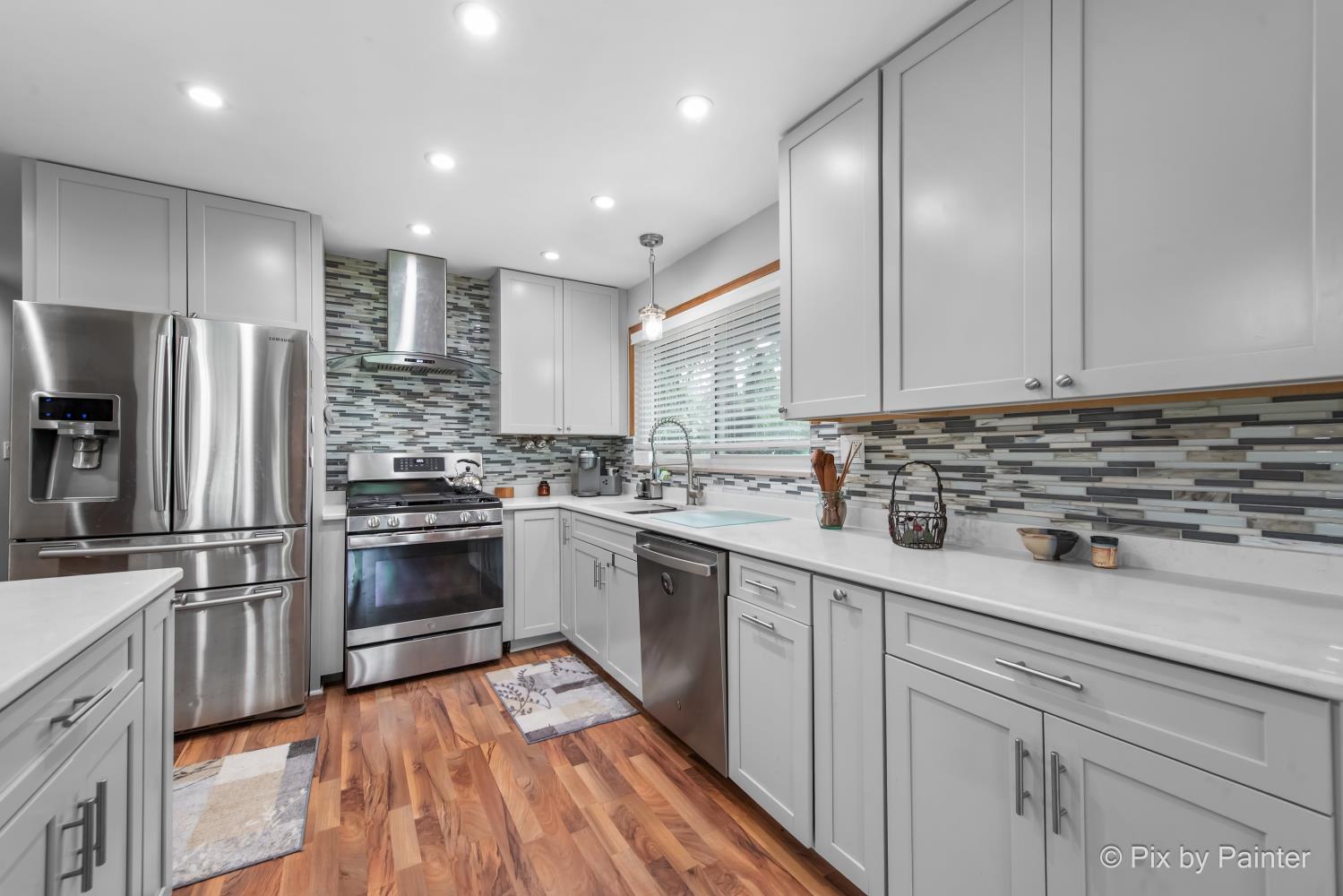 1423 N River Road, McHenry, IL 60051