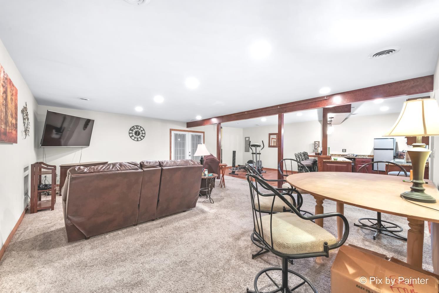 1423 N River Road, McHenry, IL 60051