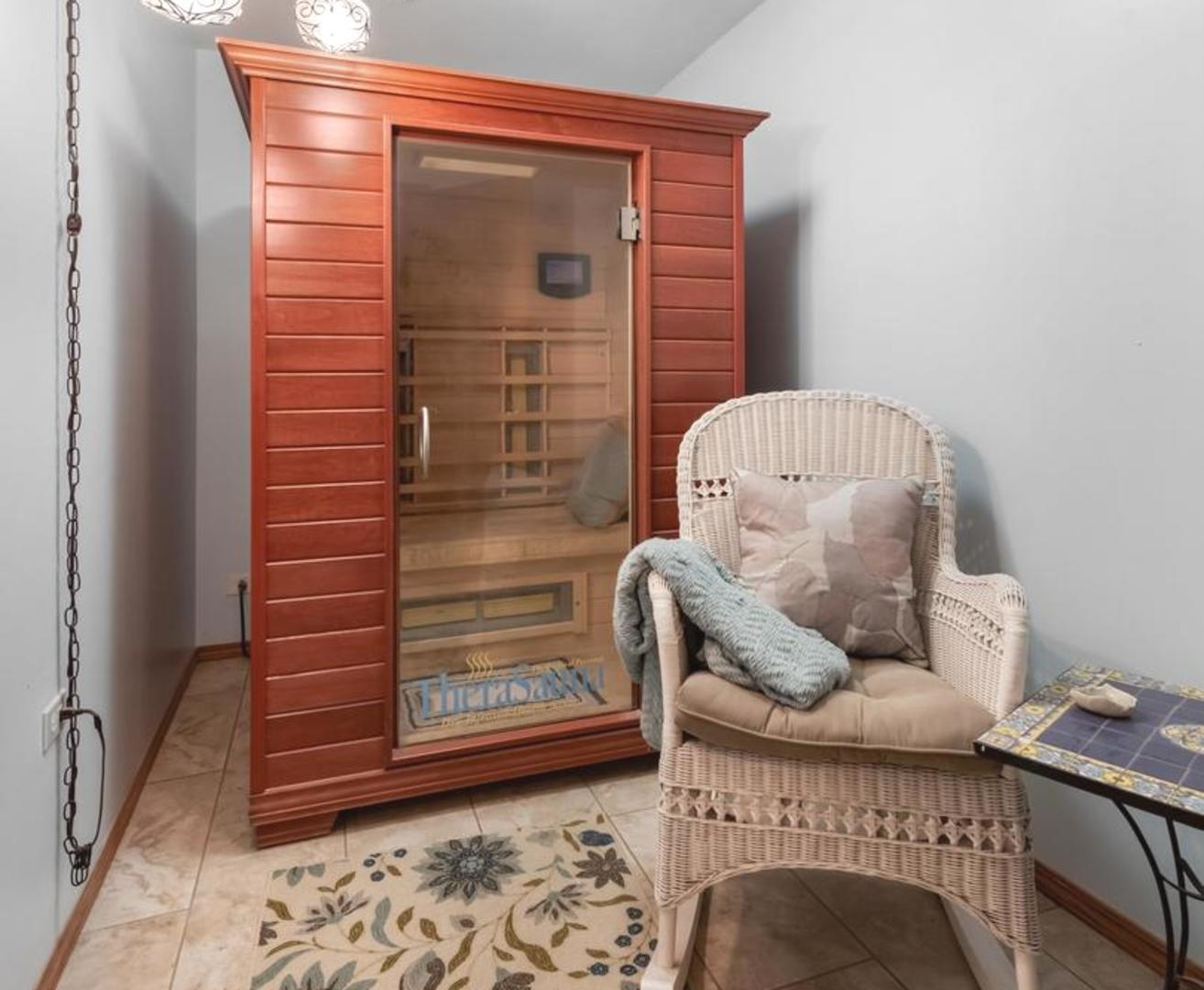 1423 N River Road, McHenry, IL 60051