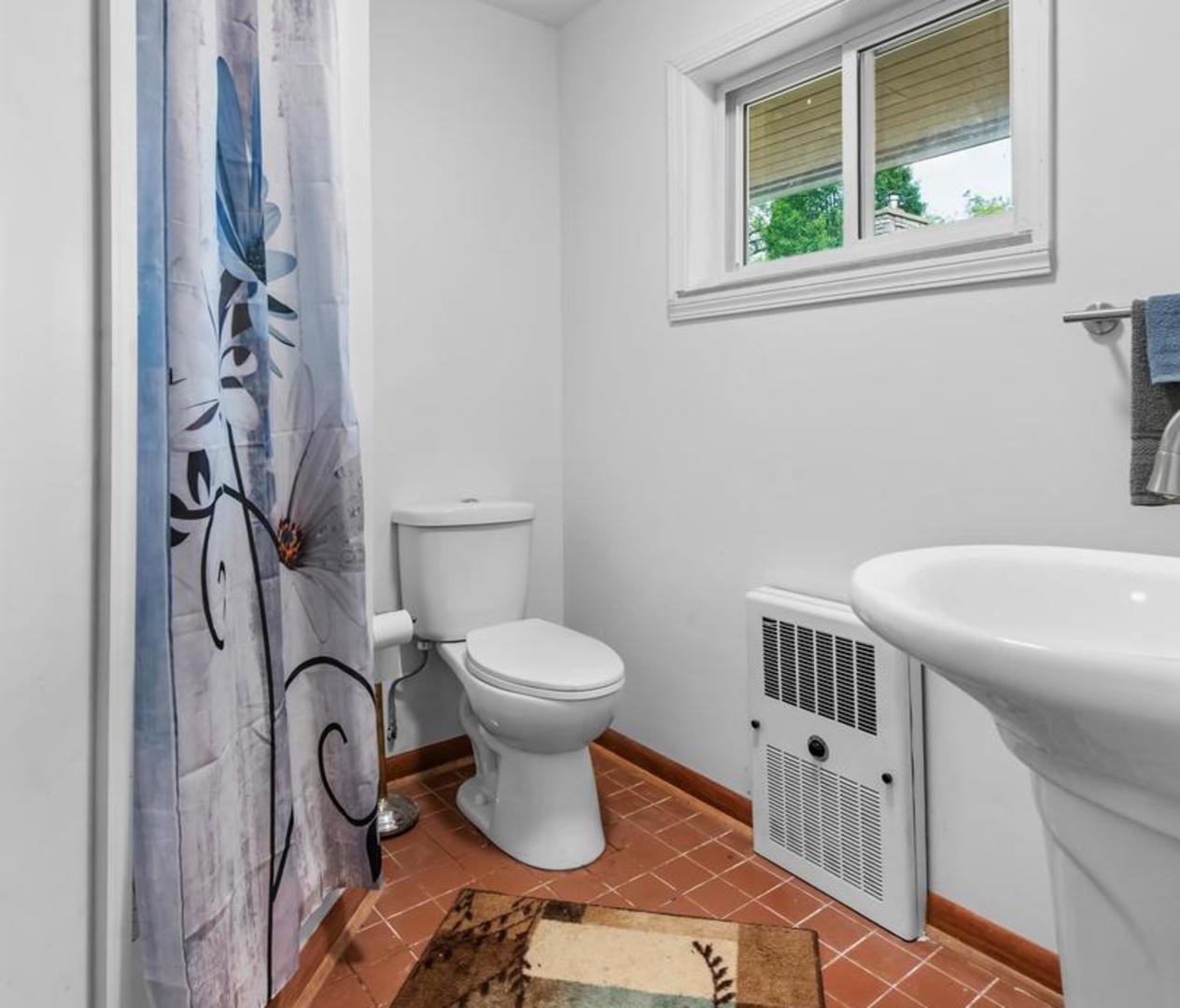 1423 N River Road, McHenry, IL 60051