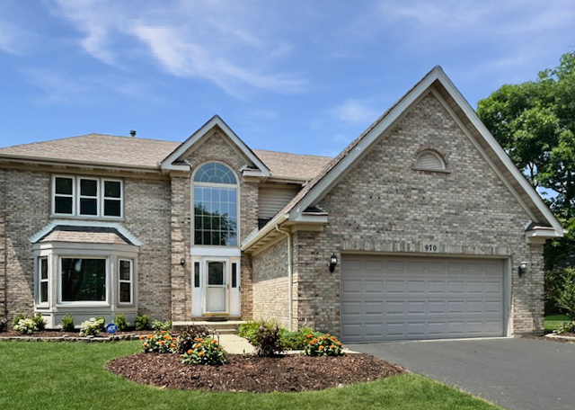 970 E Amberwood Circle, Naperville, IL 60563