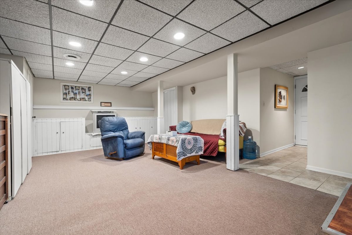 6N566 Maple Avenue, Wood Dale, IL 60191