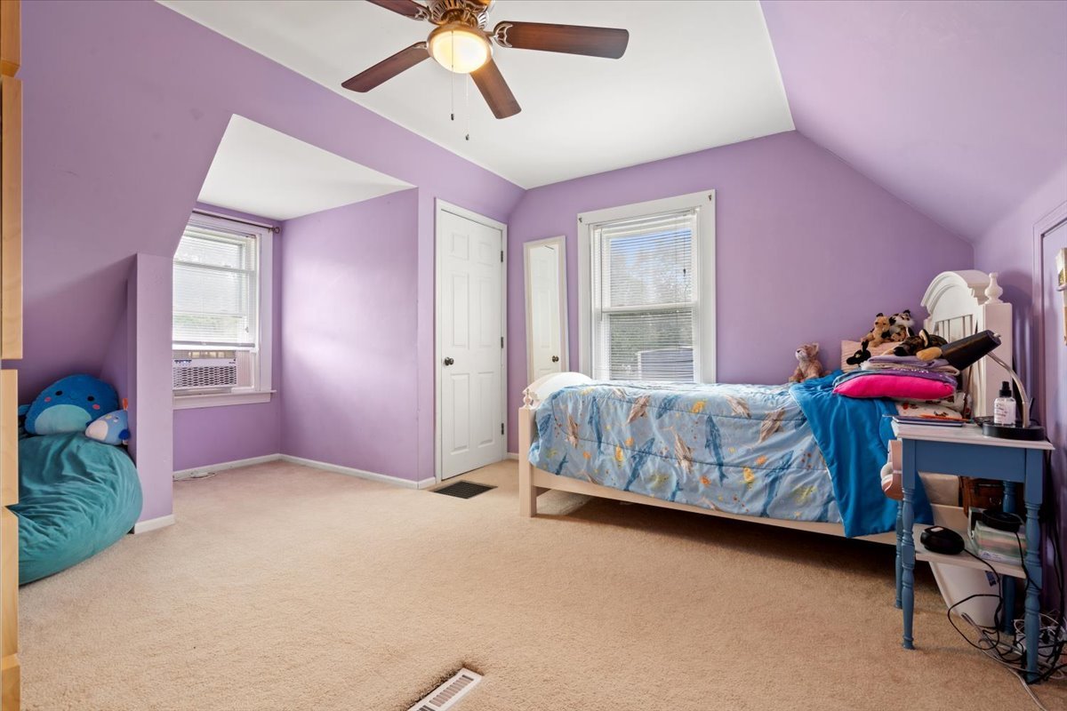 6N566 Maple Avenue, Wood Dale, IL 60191