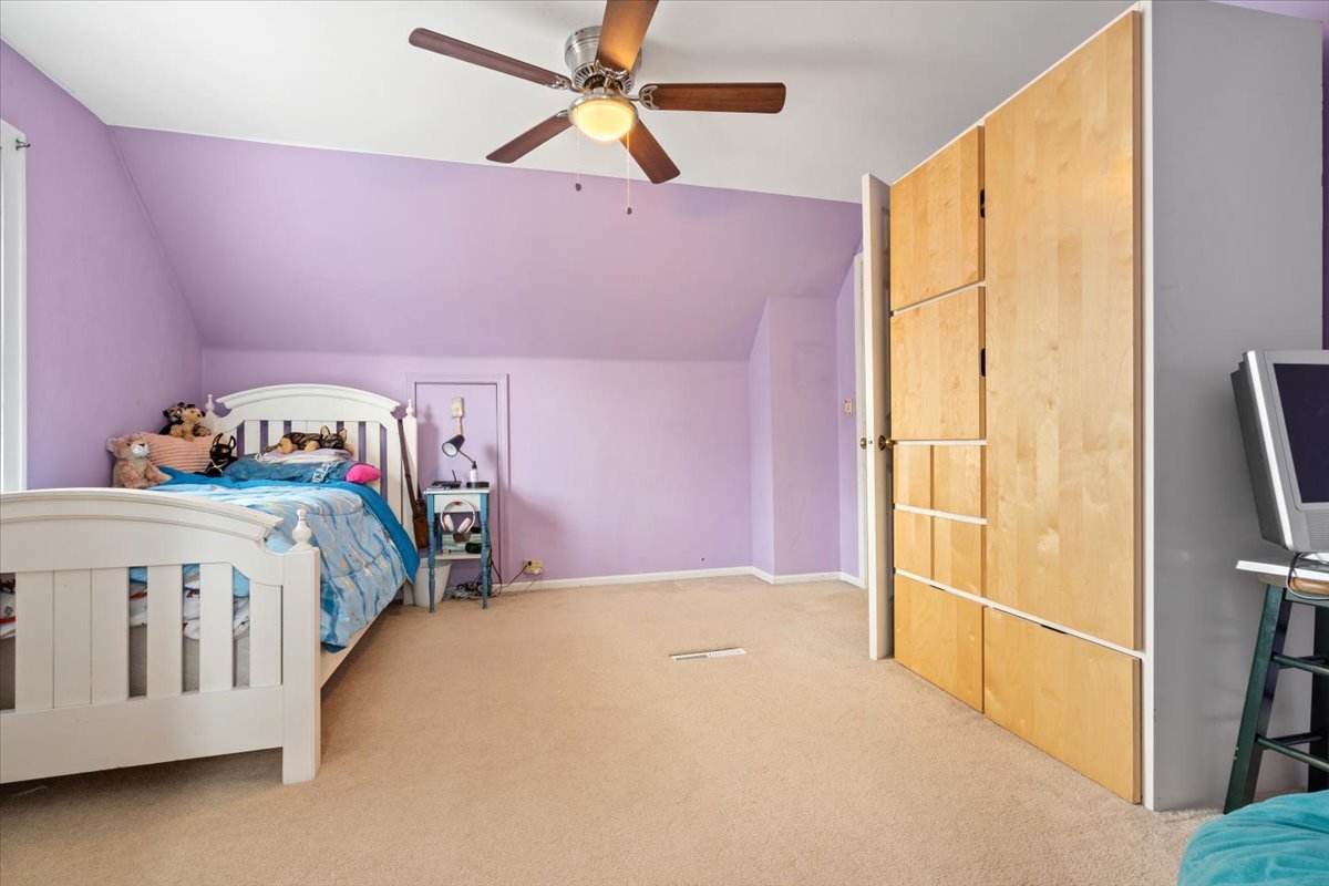 6N566 Maple Avenue, Wood Dale, IL 60191