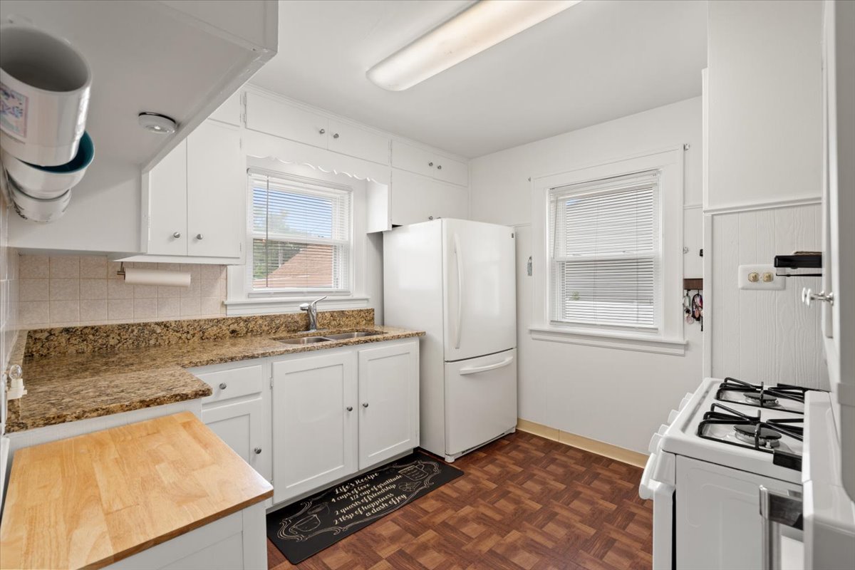 6N566 Maple Avenue, Wood Dale, IL 60191