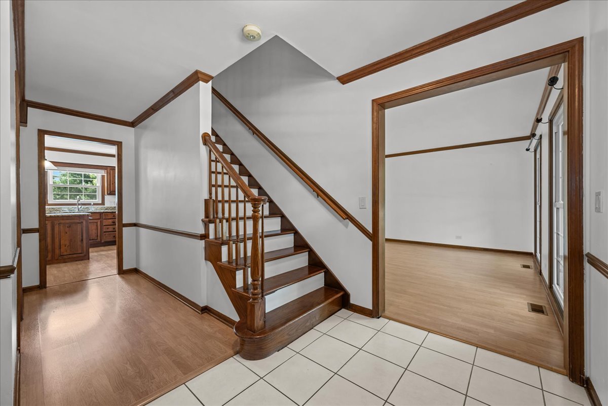 1016 Muirhead Avenue, Naperville, IL 60565