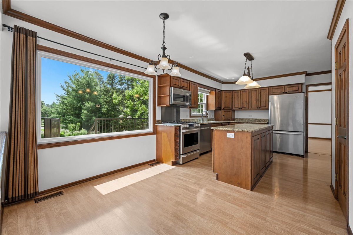 1016 Muirhead Avenue, Naperville, IL 60565