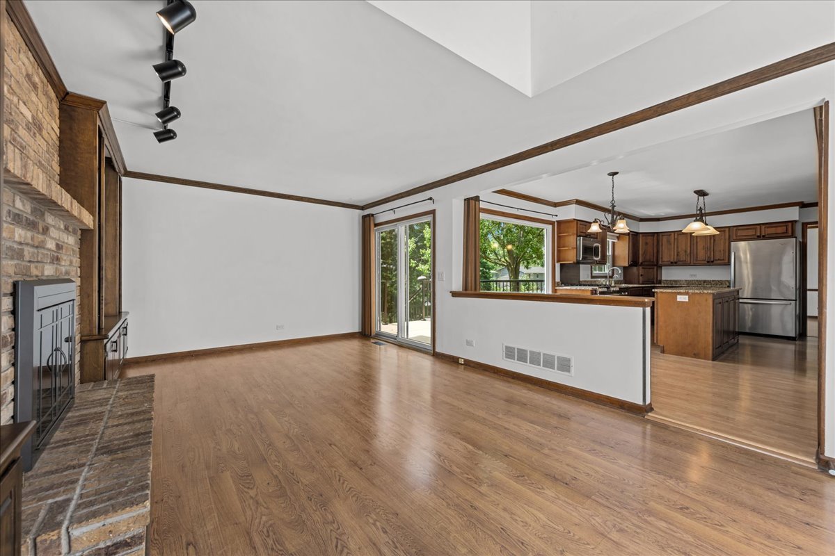 1016 Muirhead Avenue, Naperville, IL 60565