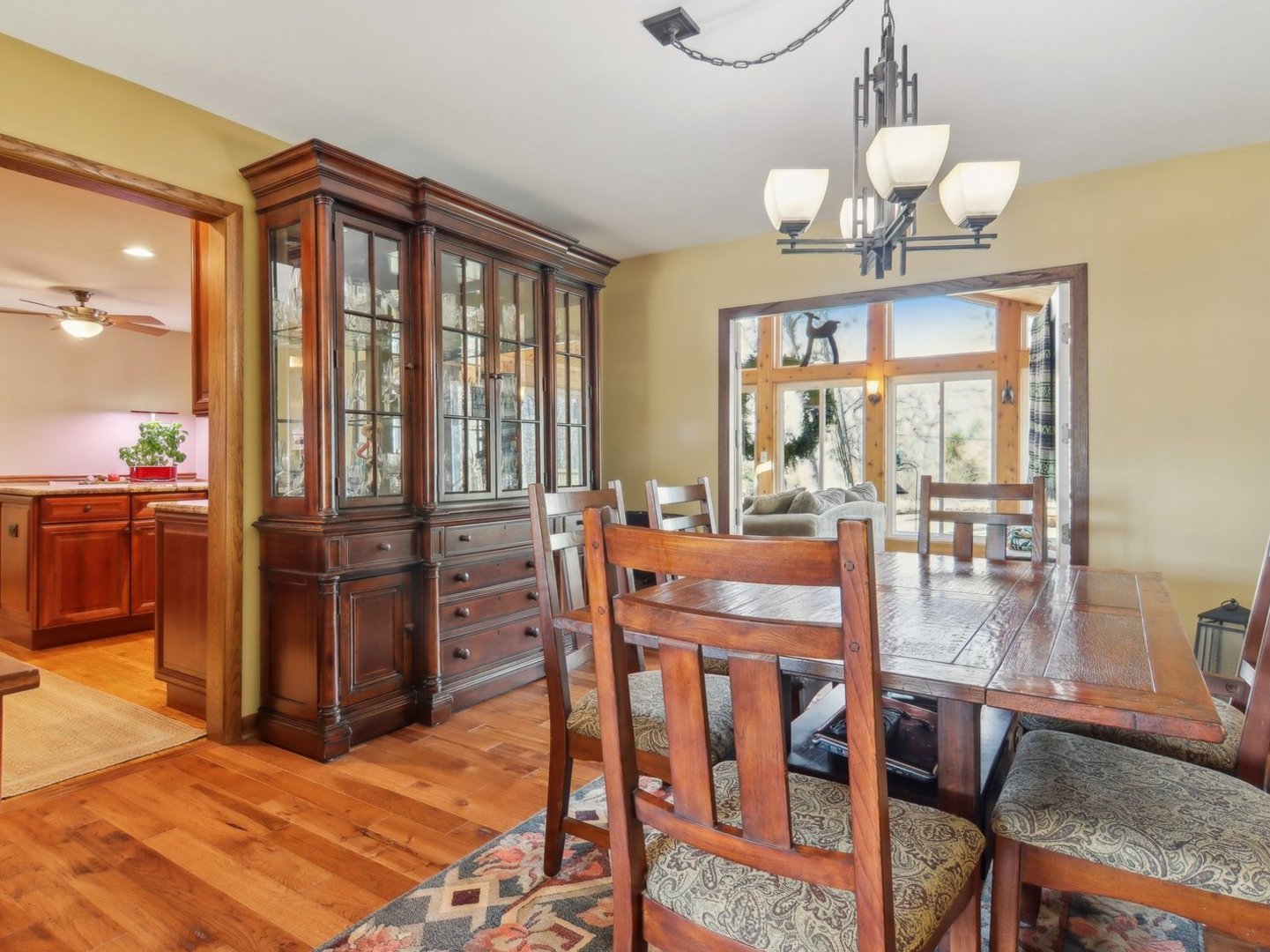 512 N FOREST Drive, Addison, IL 60101