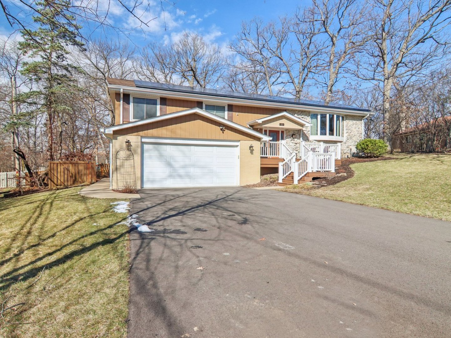 512 N FOREST Drive, Addison, IL 60101