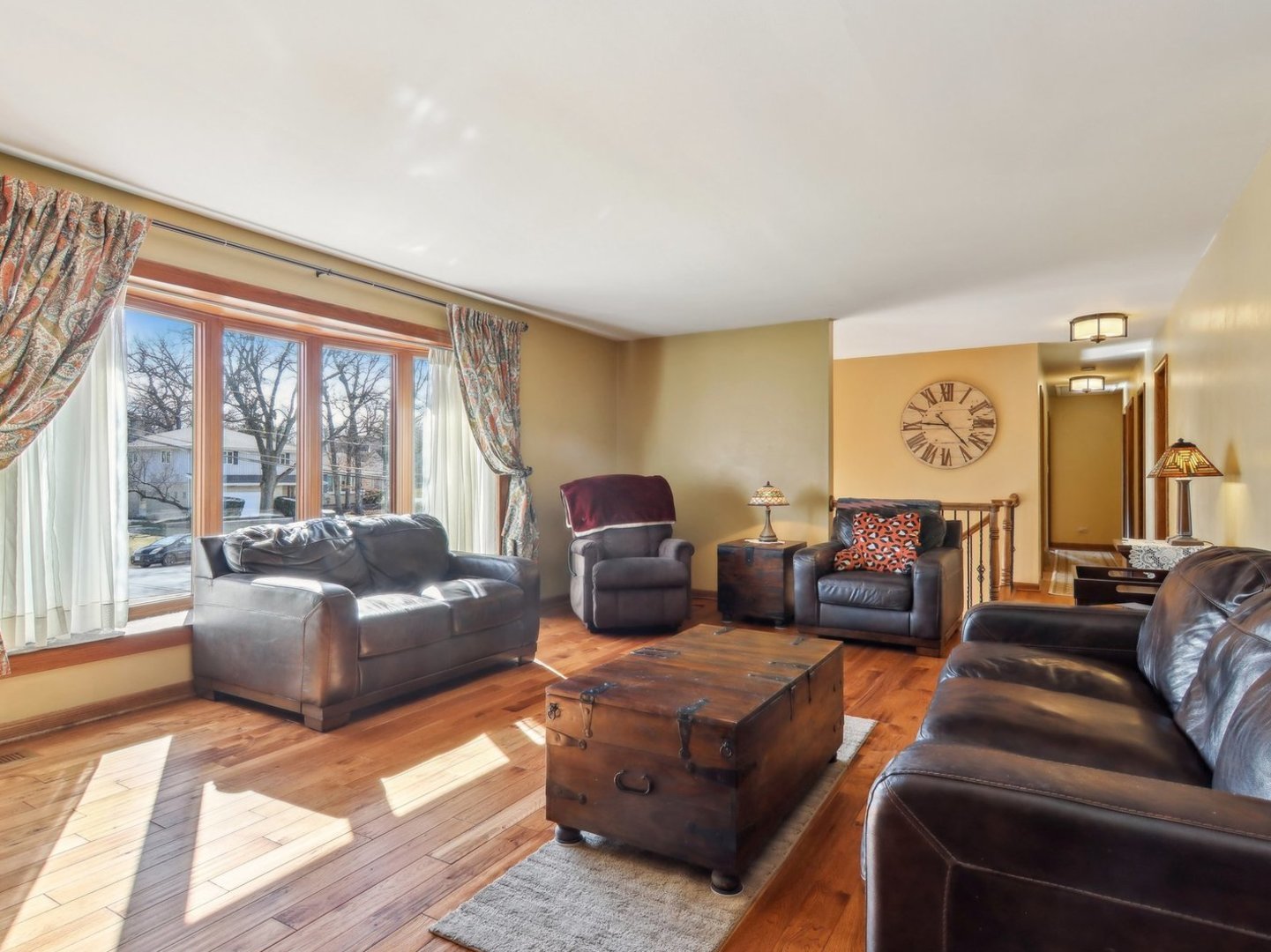 512 N FOREST Drive, Addison, IL 60101