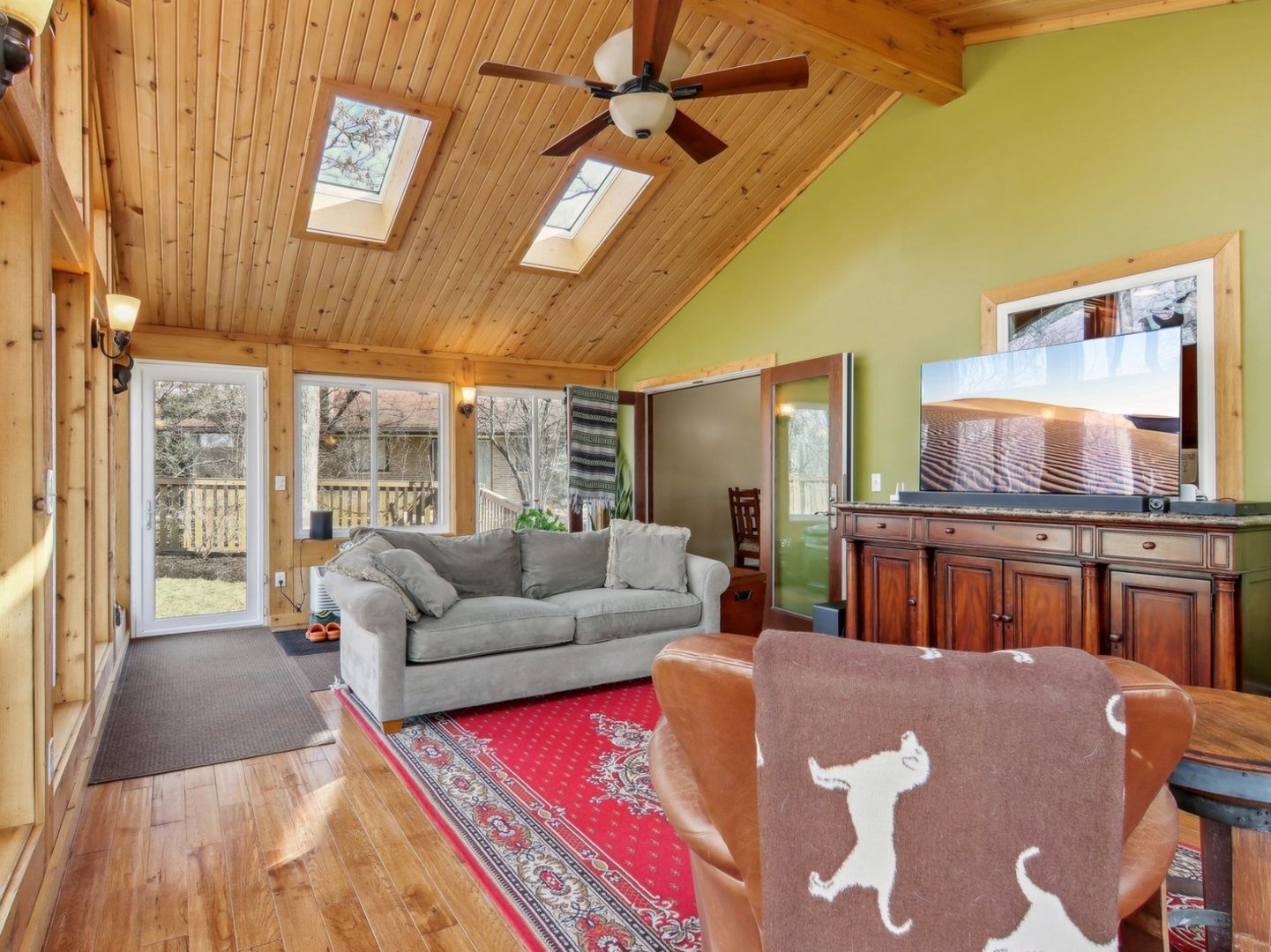 512 N FOREST Drive, Addison, IL 60101