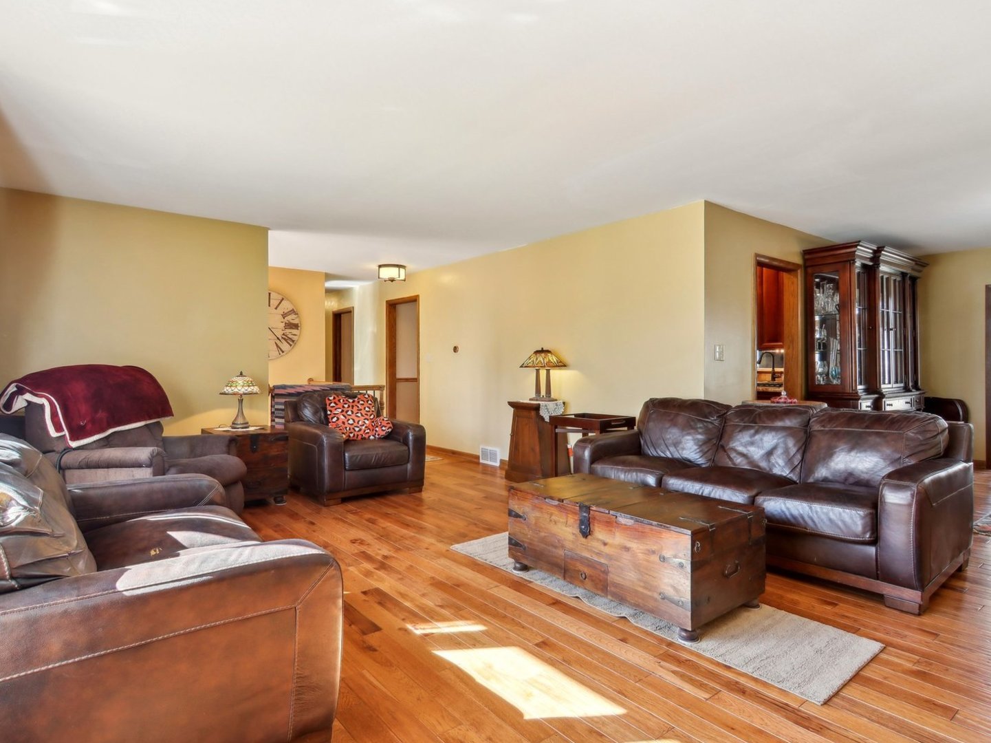 512 N FOREST Drive, Addison, IL 60101