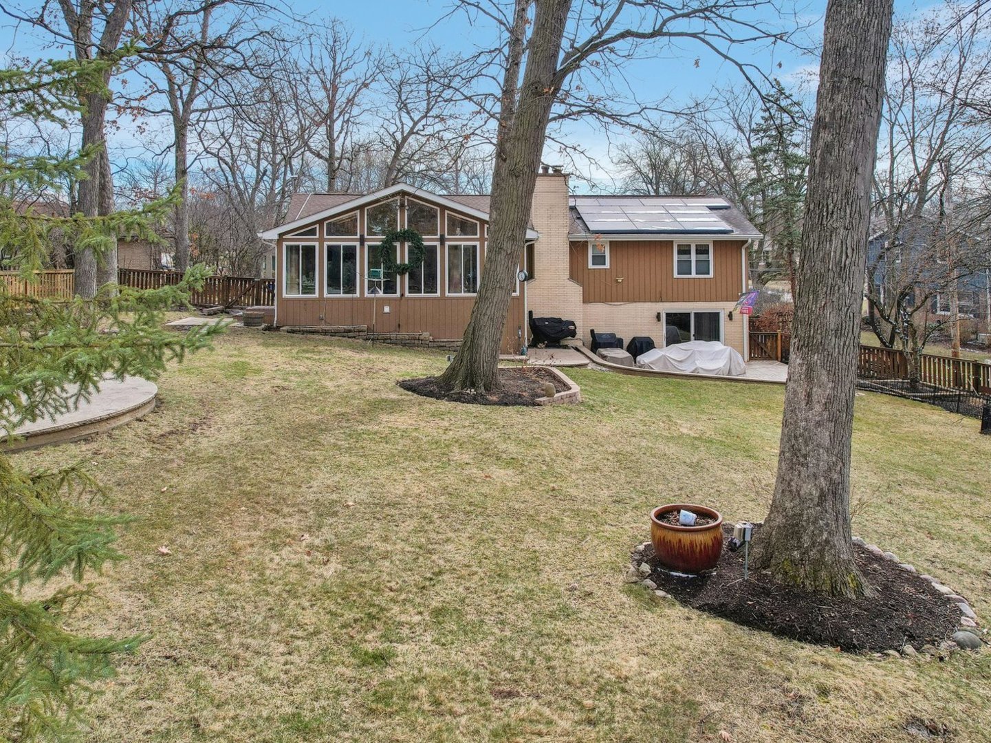 512 N FOREST Drive, Addison, IL 60101