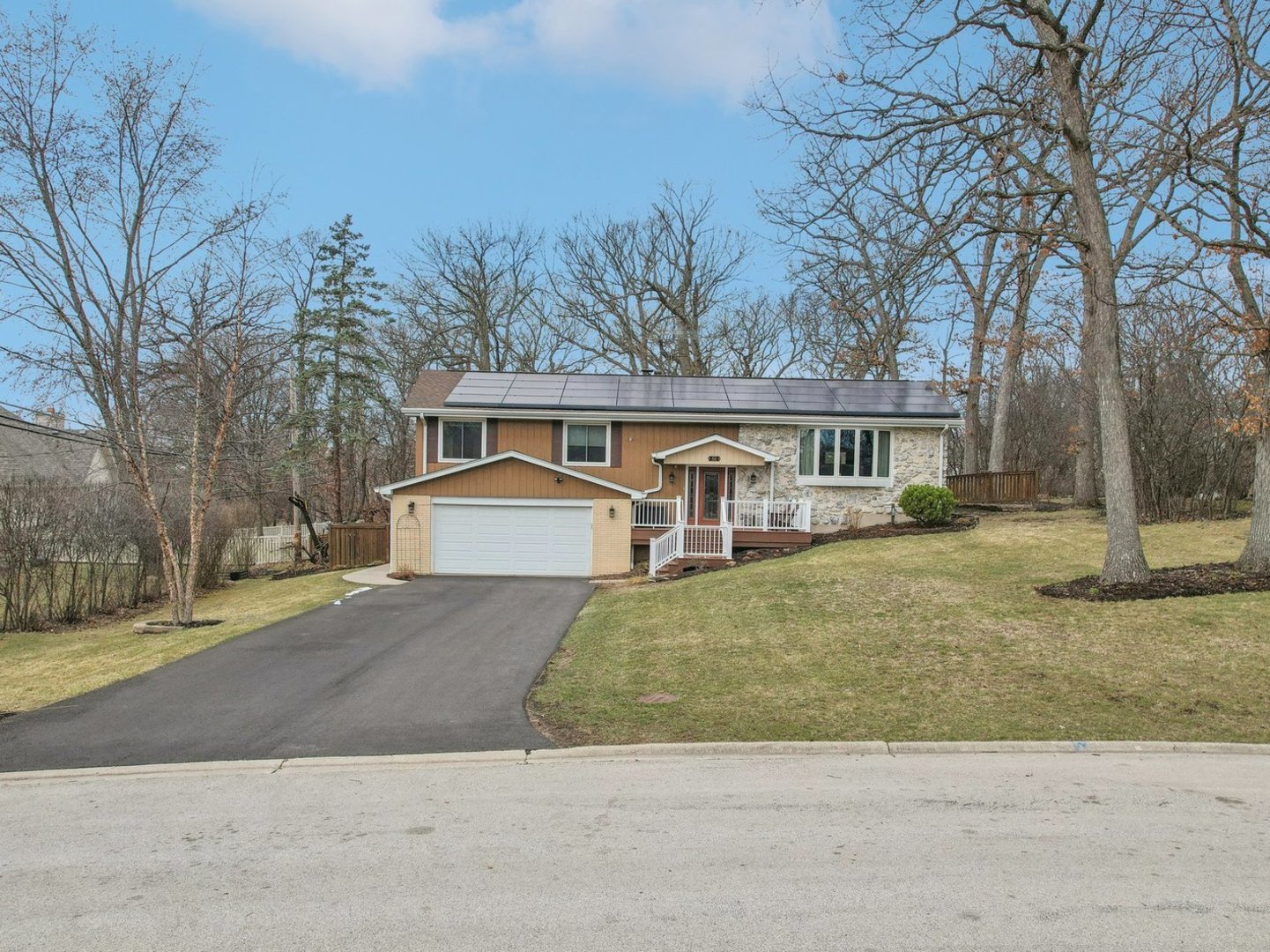 512 N FOREST Drive, Addison, IL 60101