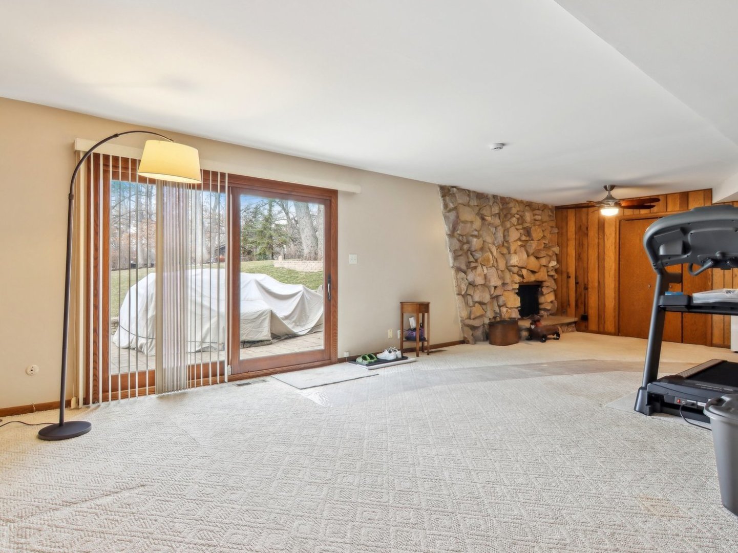 512 N FOREST Drive, Addison, IL 60101