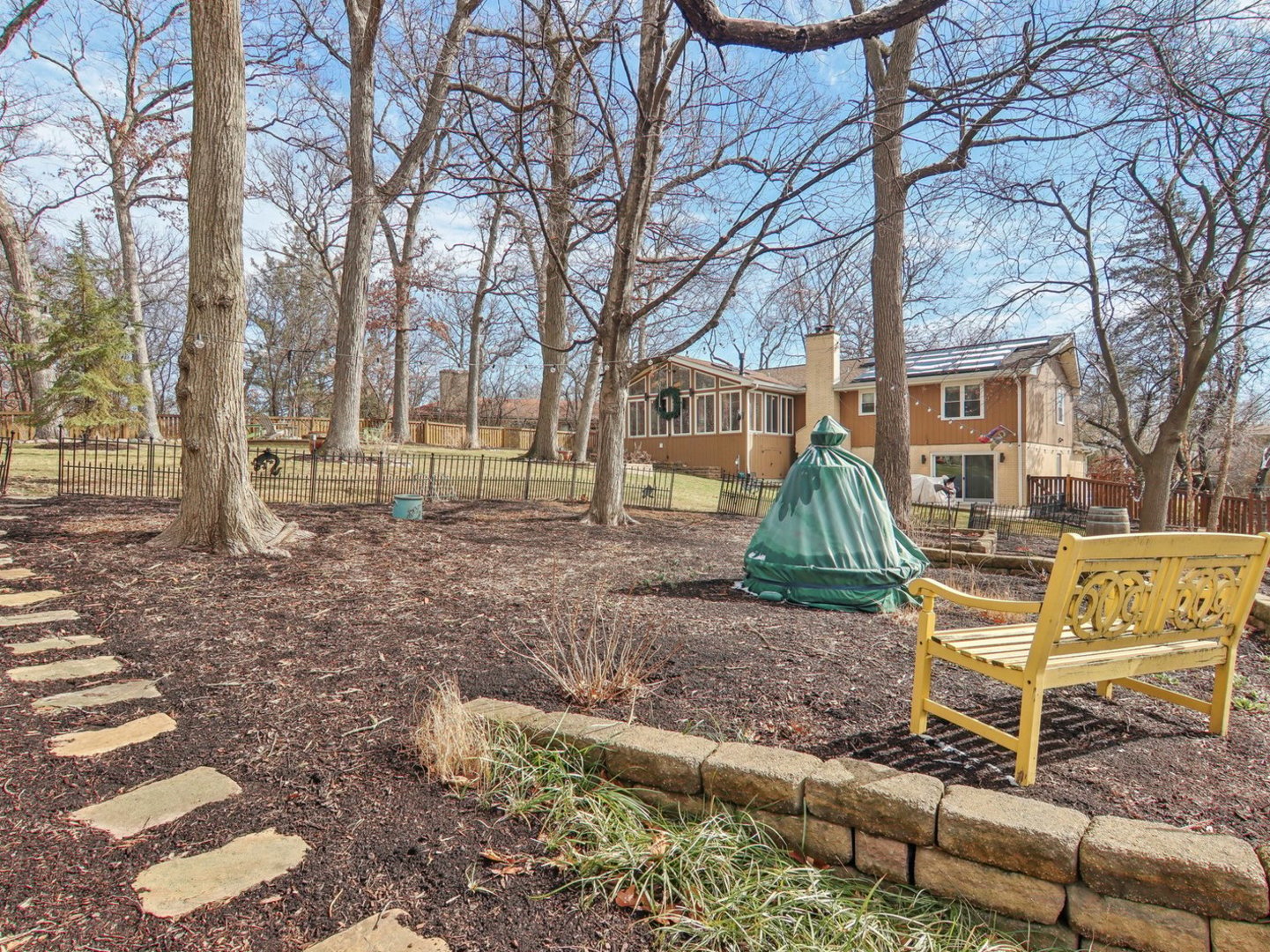 512 N FOREST Drive, Addison, IL 60101