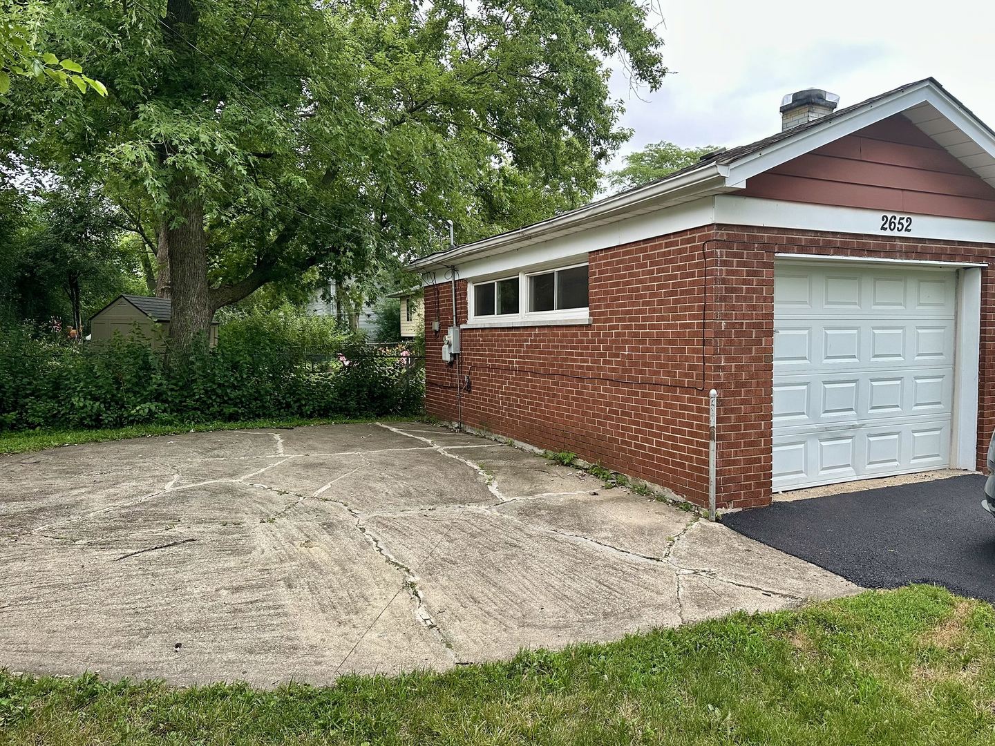 2652 Woodworth Place, Hazel Crest, IL 60429