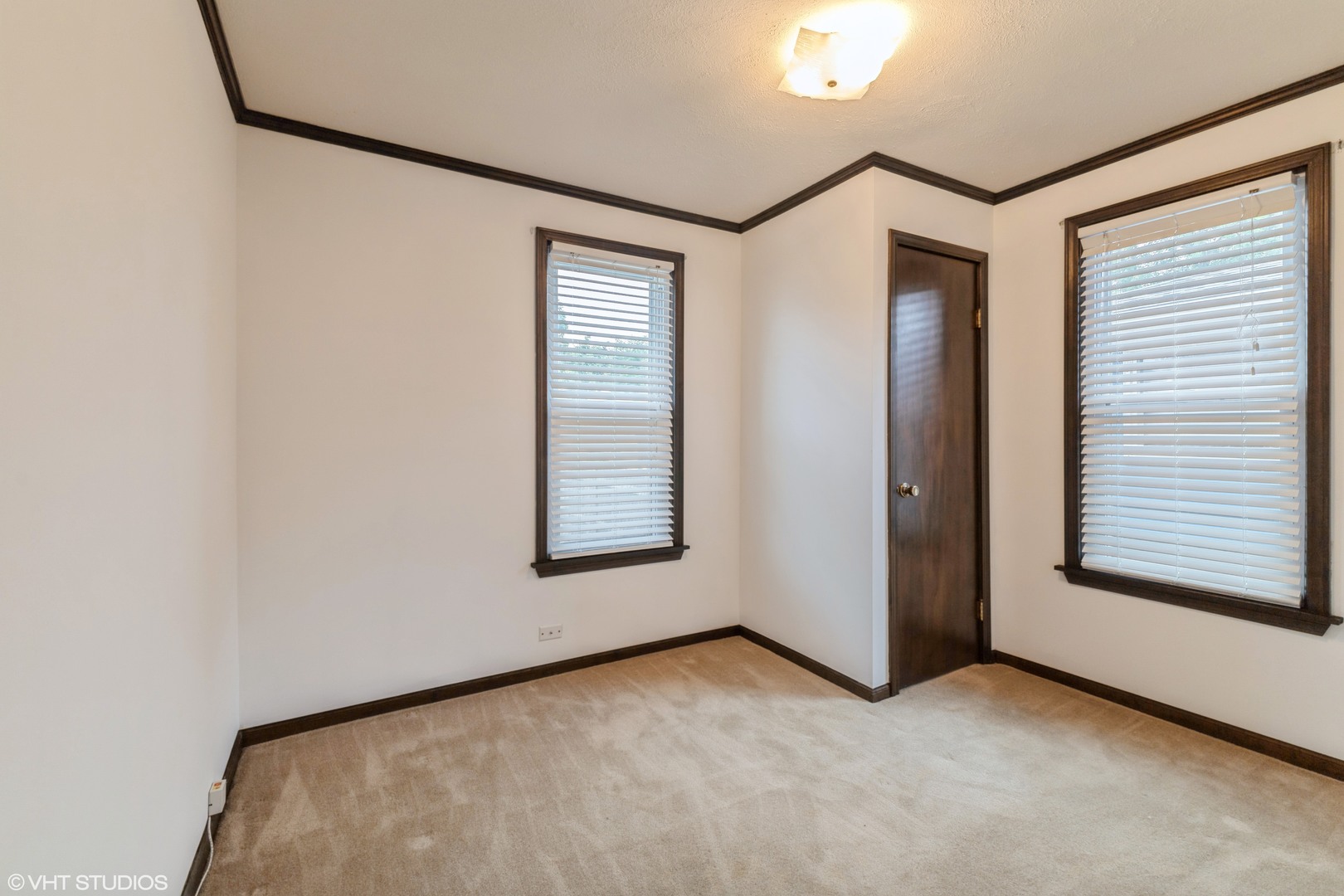 913 Kelly Avenue, Joliet, IL 60435