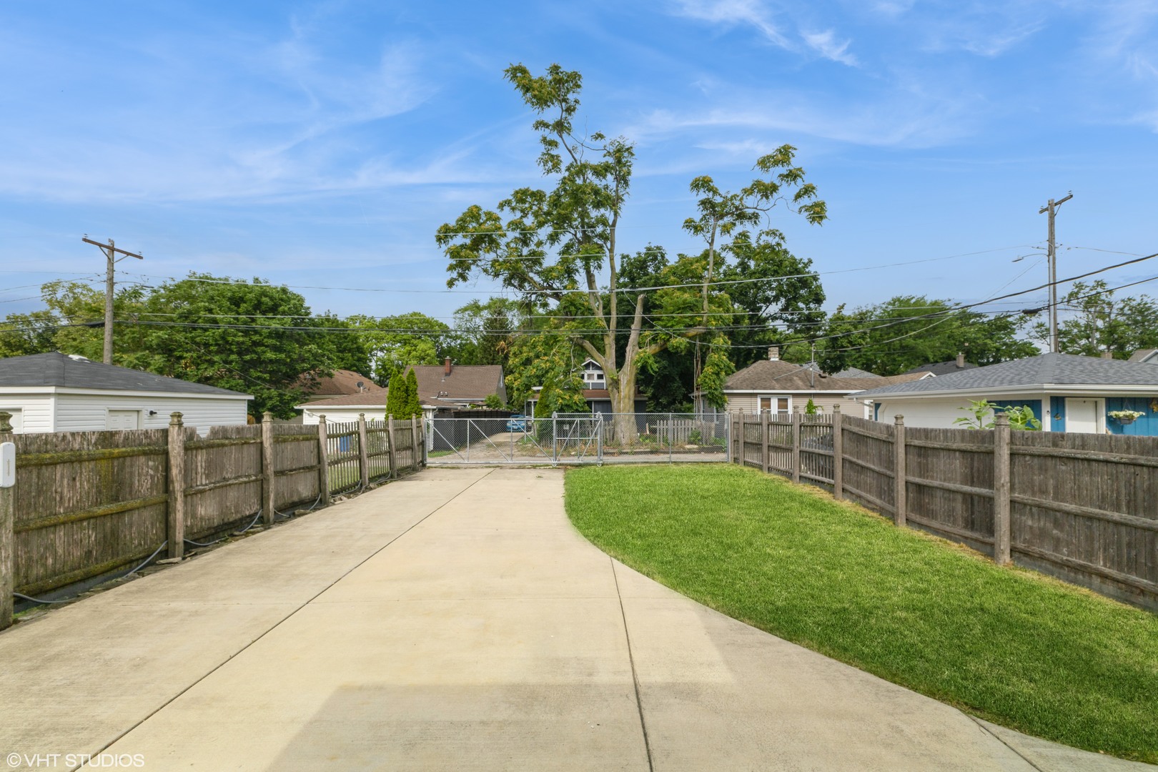 913 Kelly Avenue, Joliet, IL 60435