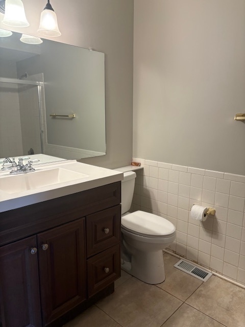 204 E Cedarwood Court, Palatine, IL 60067
