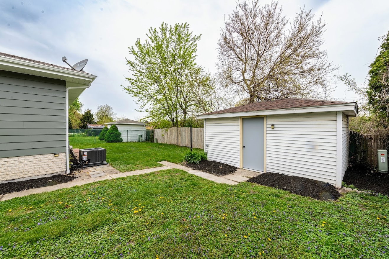 612 Thornwood Drive, South Holland, IL 60473