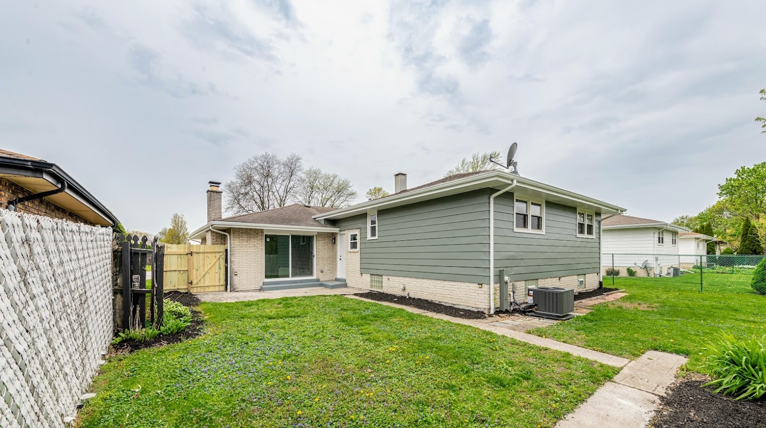 612 Thornwood Drive, South Holland, IL 60473