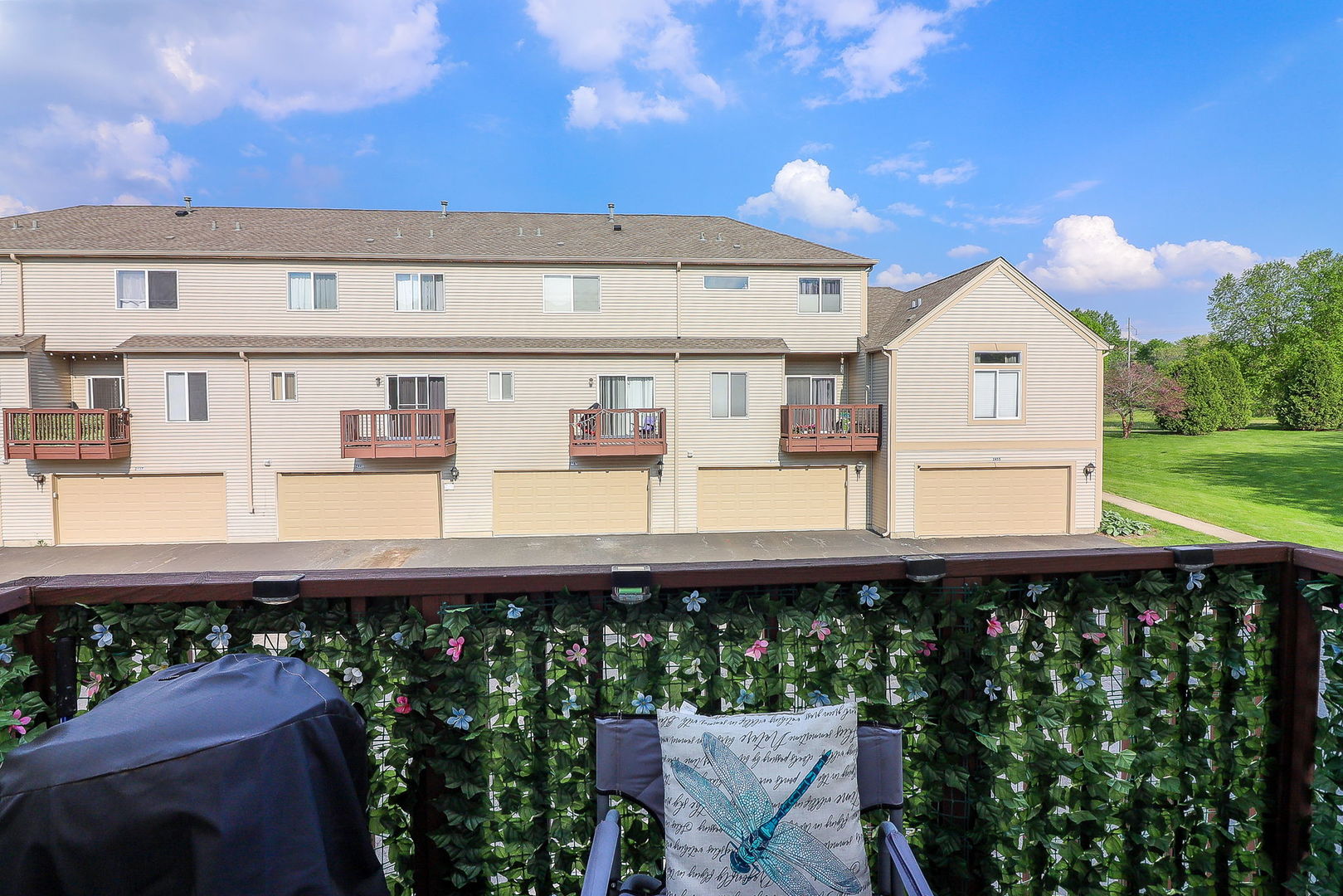 1741 Fredericksburg Lane, Aurora, IL 60503